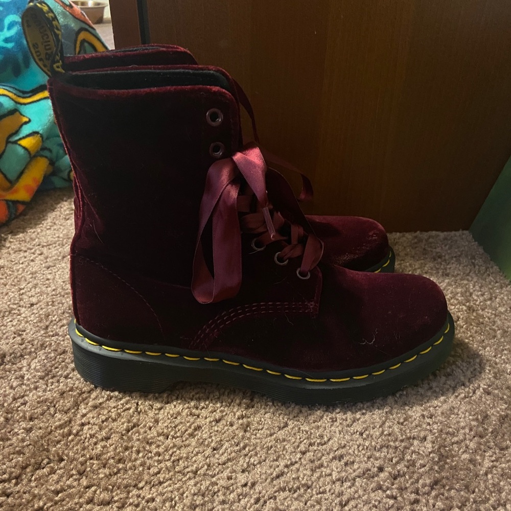 Velvet maroon docs